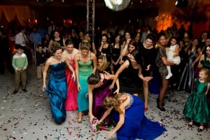 183777_490416737636335_1516407595_n