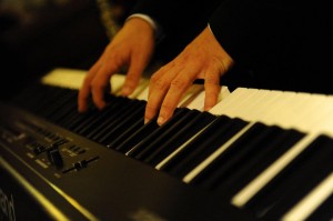 381472_211950298892994_100002340762849_466350_1762112421_n