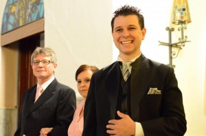 389987_211860405568650_100002340762849_466133_817405838_n