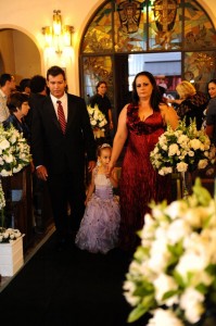 407646_211961755558515_100002340762849_466363_1127636706_n